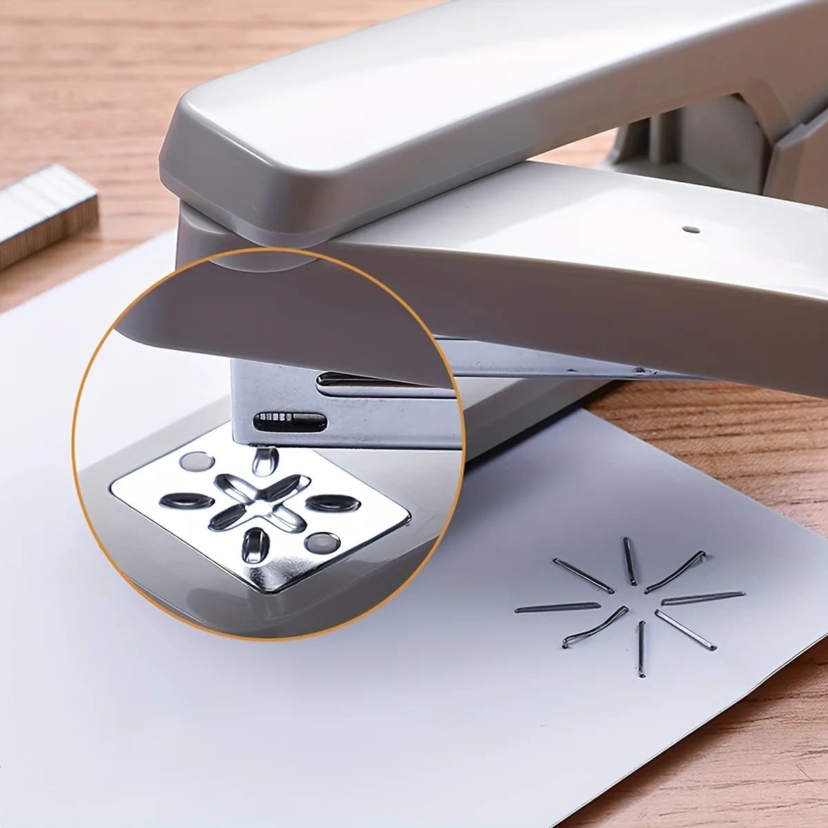 Cucitrice da Tavolo Manuale Girevole a 360 Gradi, Progettata per Uso Multifunzionale in Uffici Aziendali