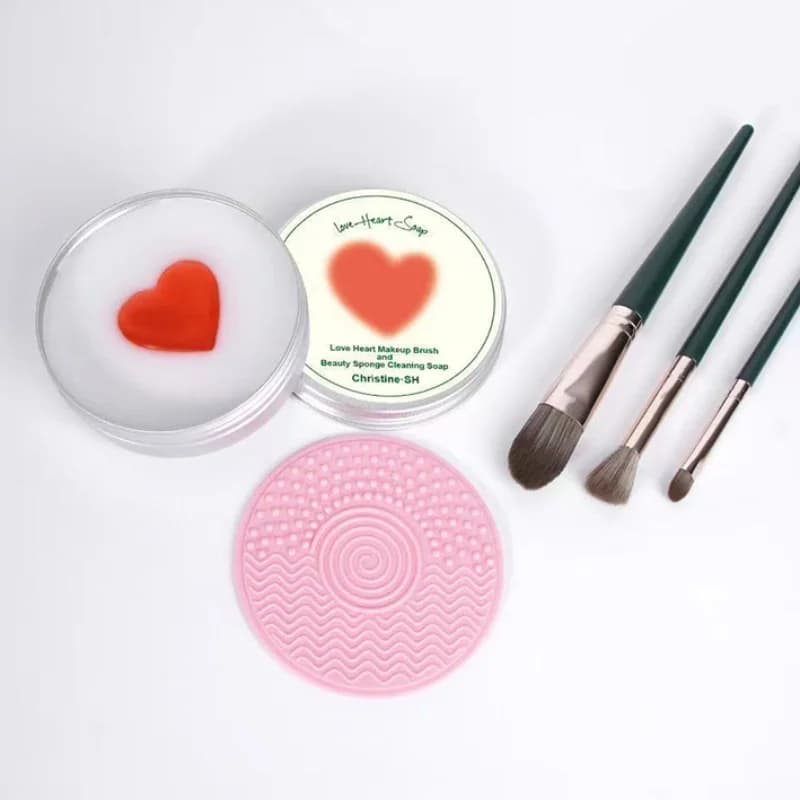 Sapone Portatile a Forma di Cuore per Pulizia Pennelli da Trucco, Strumento per Pulire Beauty Blender, Mini Sapone Artigianale agli Oli Essenziali