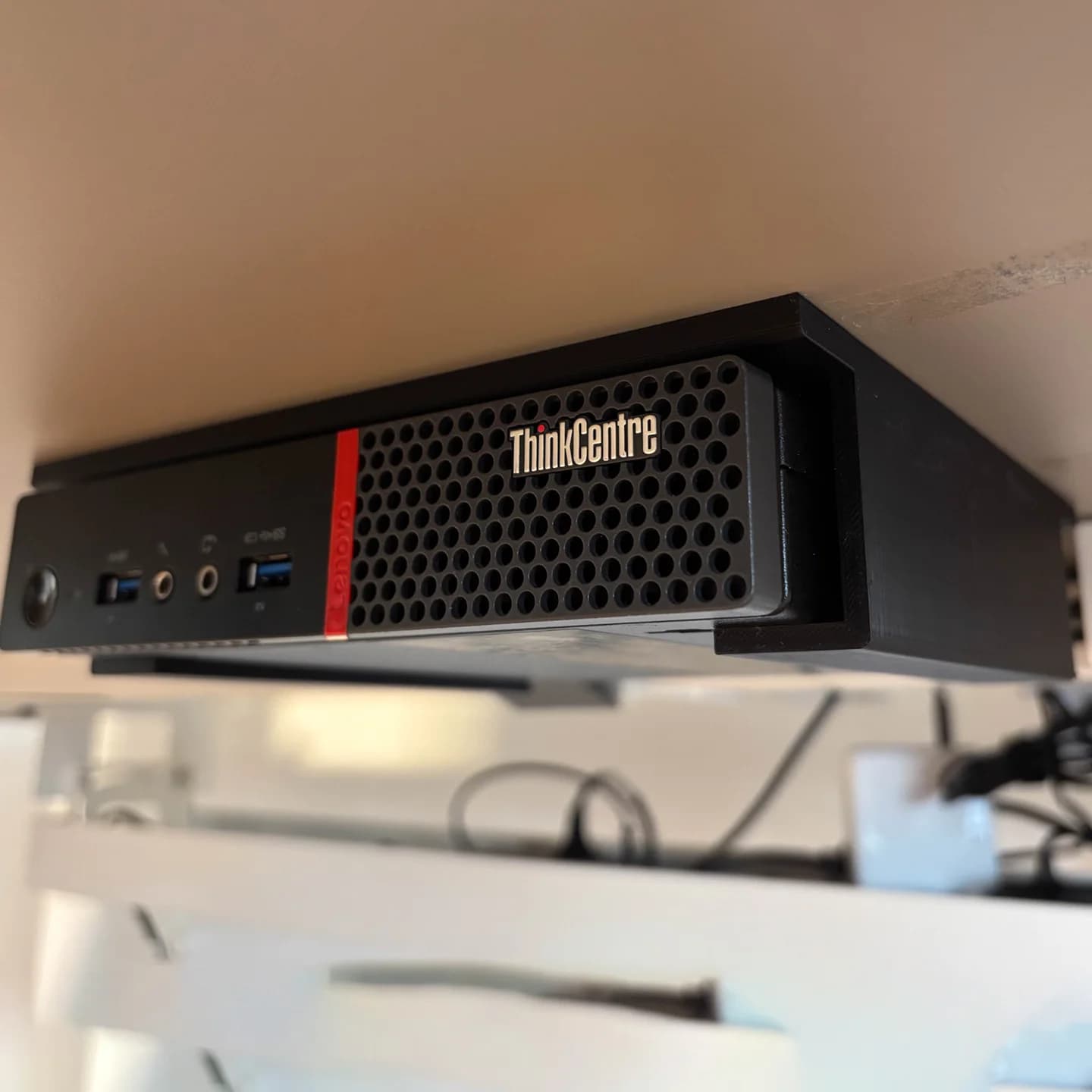 Supporto da scrivania per Lenovo ThinkCentre Tiny M700 M900 M710q Mini PC, supporto nascosto per computer desktop SFF, salvaspazio