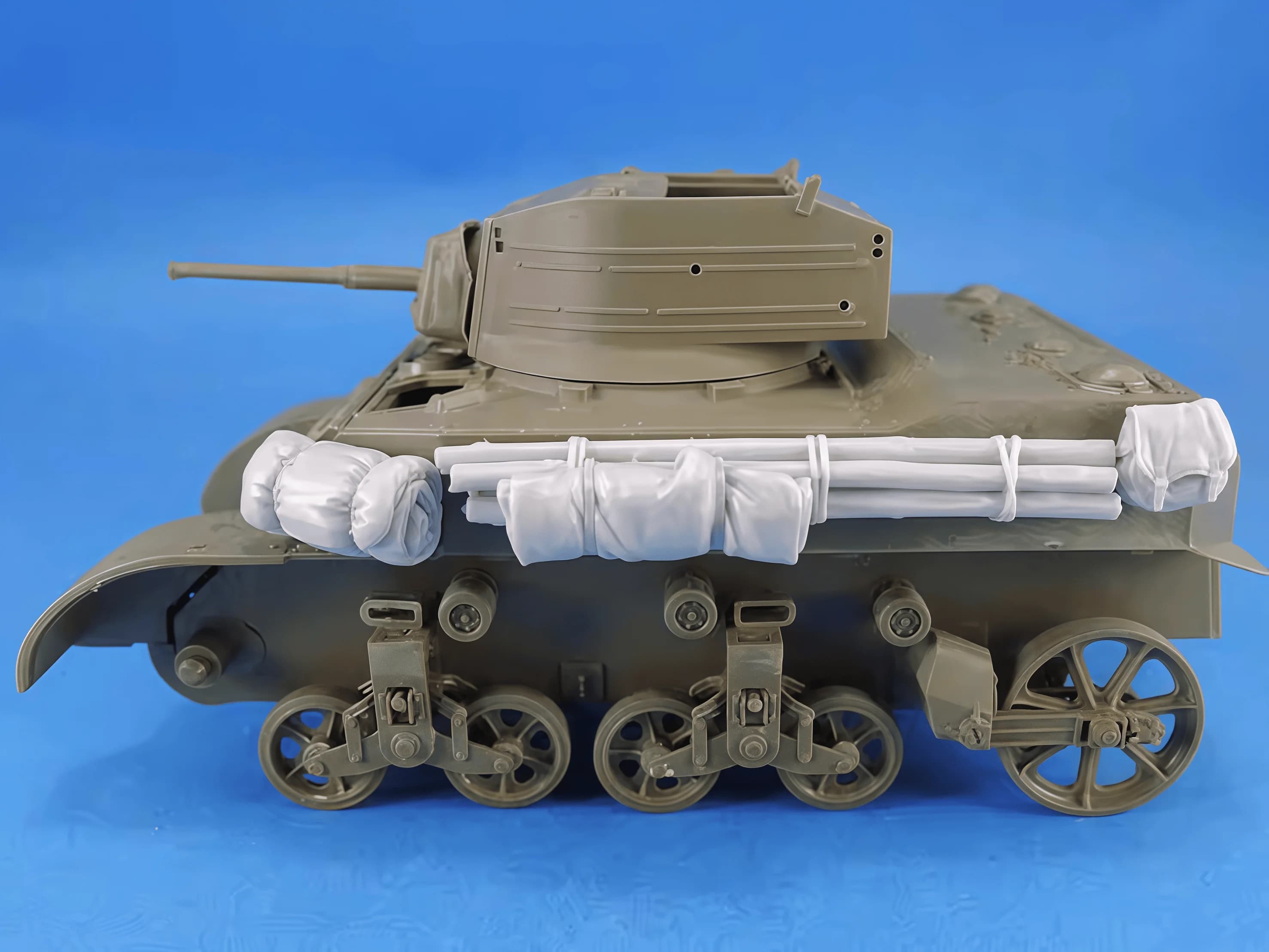 Kit di montaggio modello in resina colata 1/35, GK, attrezzatura da marcia per carro armato leggero, non verniciato