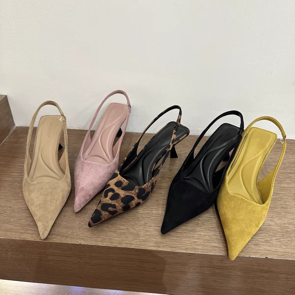 Sandali da donna estivi slip on leopardati scarpe moda sandali da donna con punta a punta e tacco alto