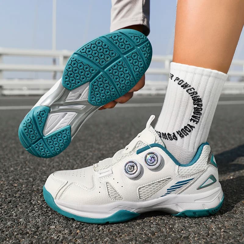 2025 New fashionable volleyball shoes with fast, light and comfortable straps for outdoor fitness, badminton shoes