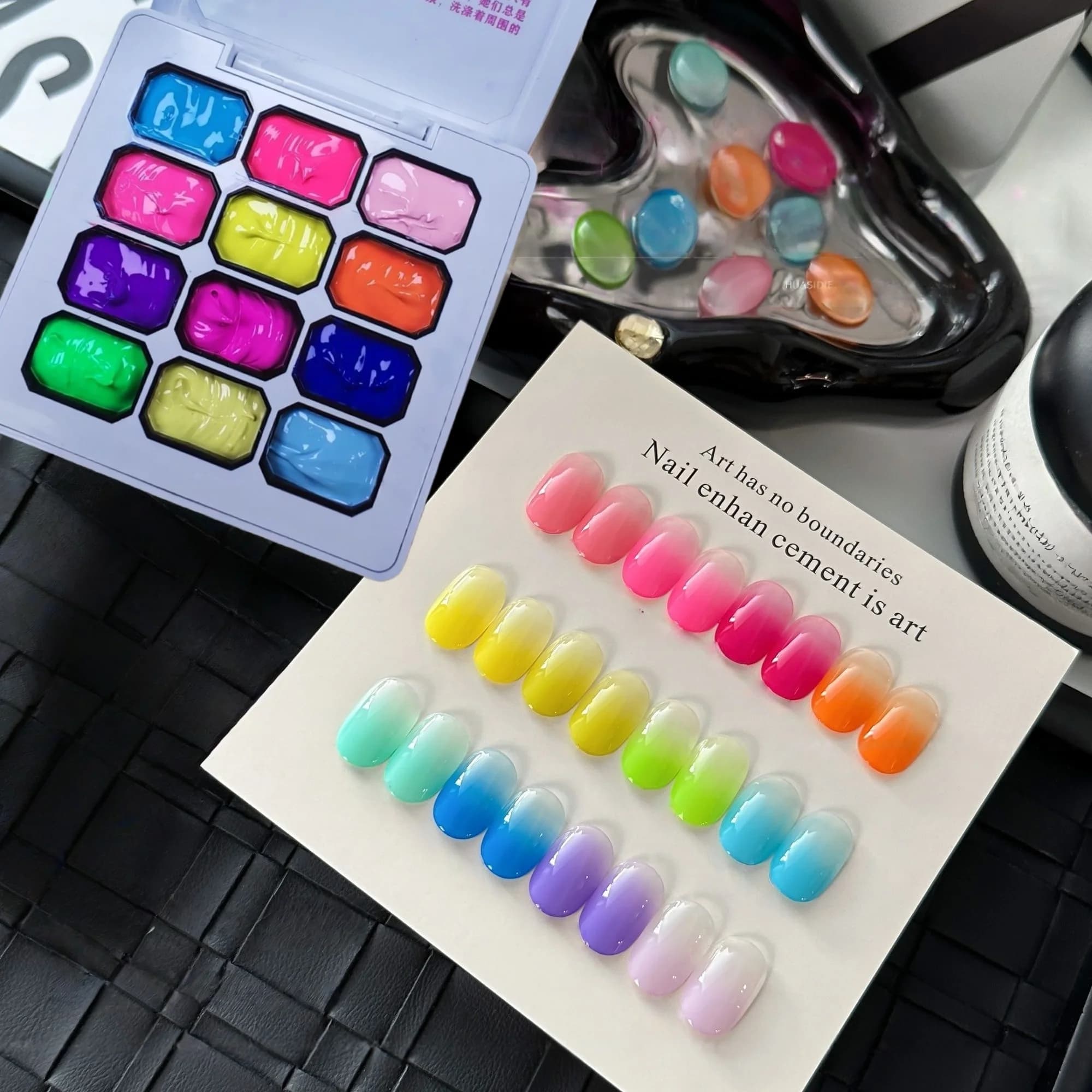 Kit di Smalti per Unghie in 12 Colori Arcobaleno, Alta Saturazione, Lucidi e Adesivi, Alla Moda, LED Nail Art, Set Regalo Perfetto