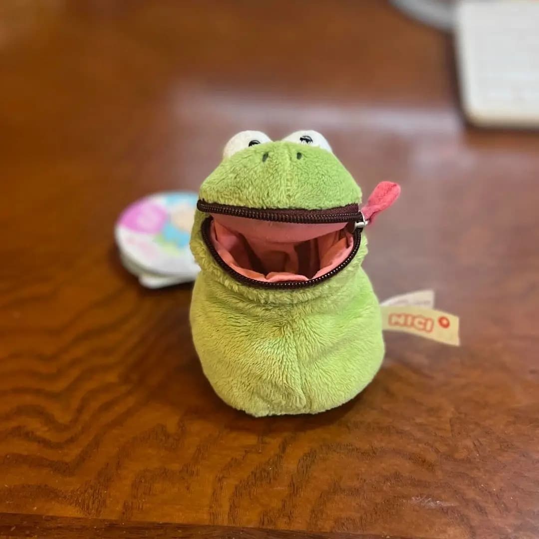 Cute animals, soft cute frogs, zero wallet, plush portable headphones, lipstick storage bag, Kawaii couple's birthday gift
