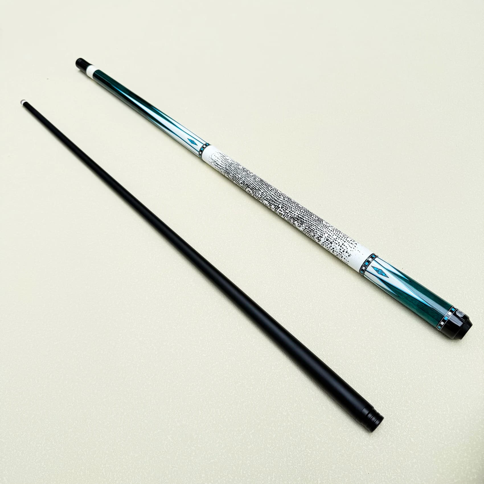 High-Tech Fiberglass Pool Cue, 11.5mm Tip, Lizard Texture Wrap Grip, Professional Billiard Stick