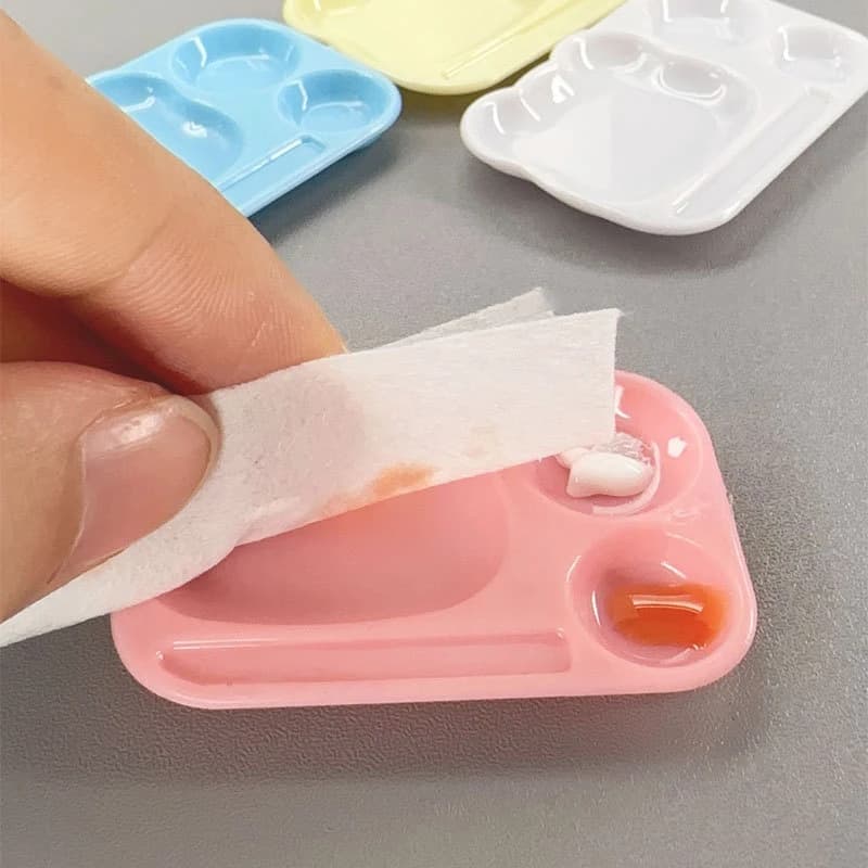 1 Piece Palette Colors for Nail Art with Brush Door, Fai-da-Te Tool for Mixing Gel and Nail Polish