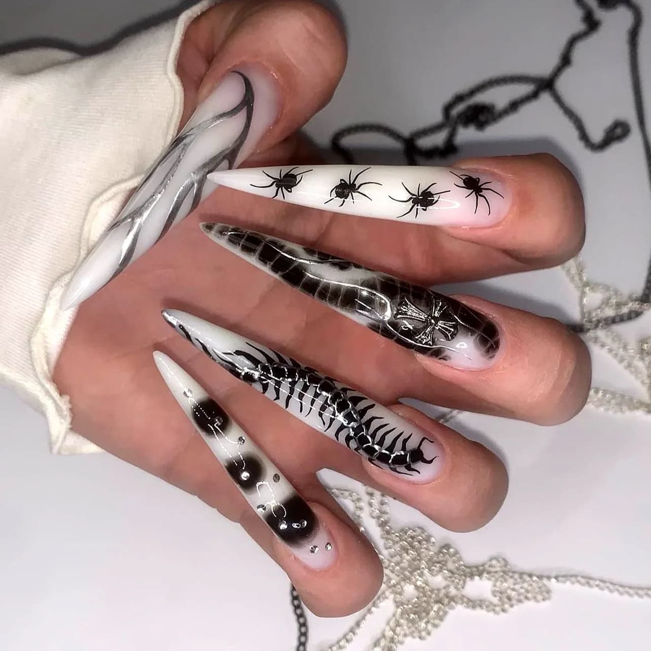 24 pcs Spicy Girl Press on Nails Y2k Sliver Flame Black Spider Long Tip Fin nails Model European crocodile Tips for fake nails