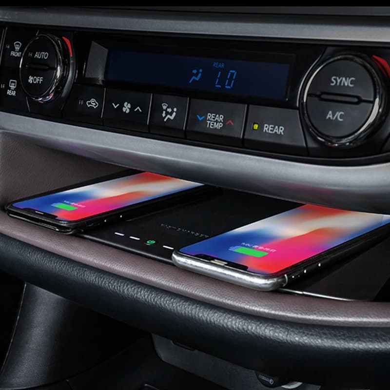 Caricatore per telefono console centrale per auto da 15 W caricabatterie wireless veloce piastra di ricarica supporto di ricarica per Toyota Highlander 2014-2021