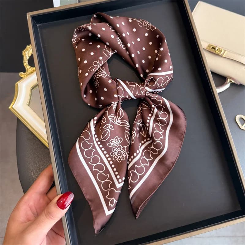 Sciarpa stampata floreale a pois da 70 cm Sciarpa da donna in morbido raso autunnale e invernale Protezione calda per il collo a scialle alla moda