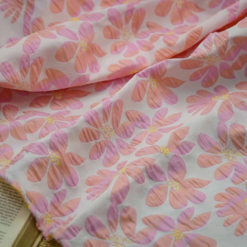 Tessuto Jacquard Goffrato Floreale Rosa Piccolo in Filato Tinto Rigido, Nuovo Stile, Decorativo per Borse, Scarpe e Abbigliamento Primavera Autunno - Ingrosso