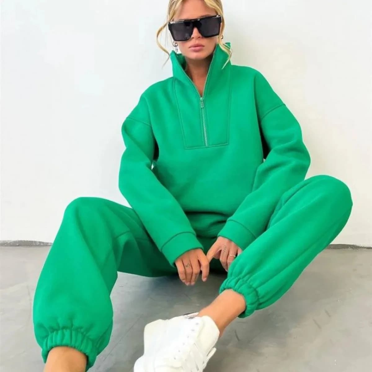 New Hot Selling Women's Long-Sleeved Stand-Up Collar Zipper Sportswear Casual Two-Piece Set Solid Color Pants Sets