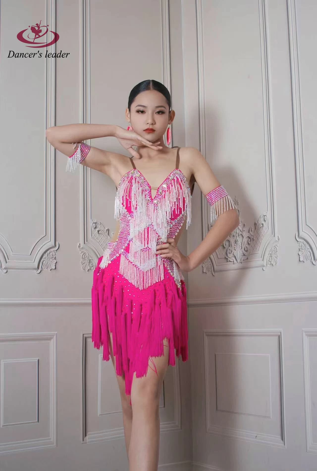 Abito da ballo latino da donna di alta gamma personalizzato con cristalli e nappe, per Cha Cha Samba, con strass e anello da braccio