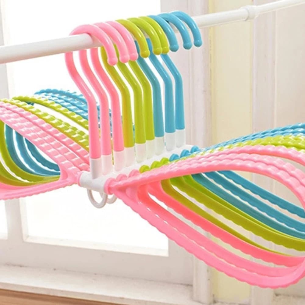 6 pcs/set in the shape of 8 plastic non-slip coat hangers space clothes rack coat hangers- FS
