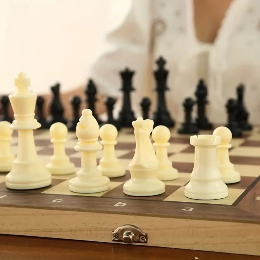Chessboard Solid Wooden International Chess Magnetic Foldable Educational Chess Game Set Portable Standard