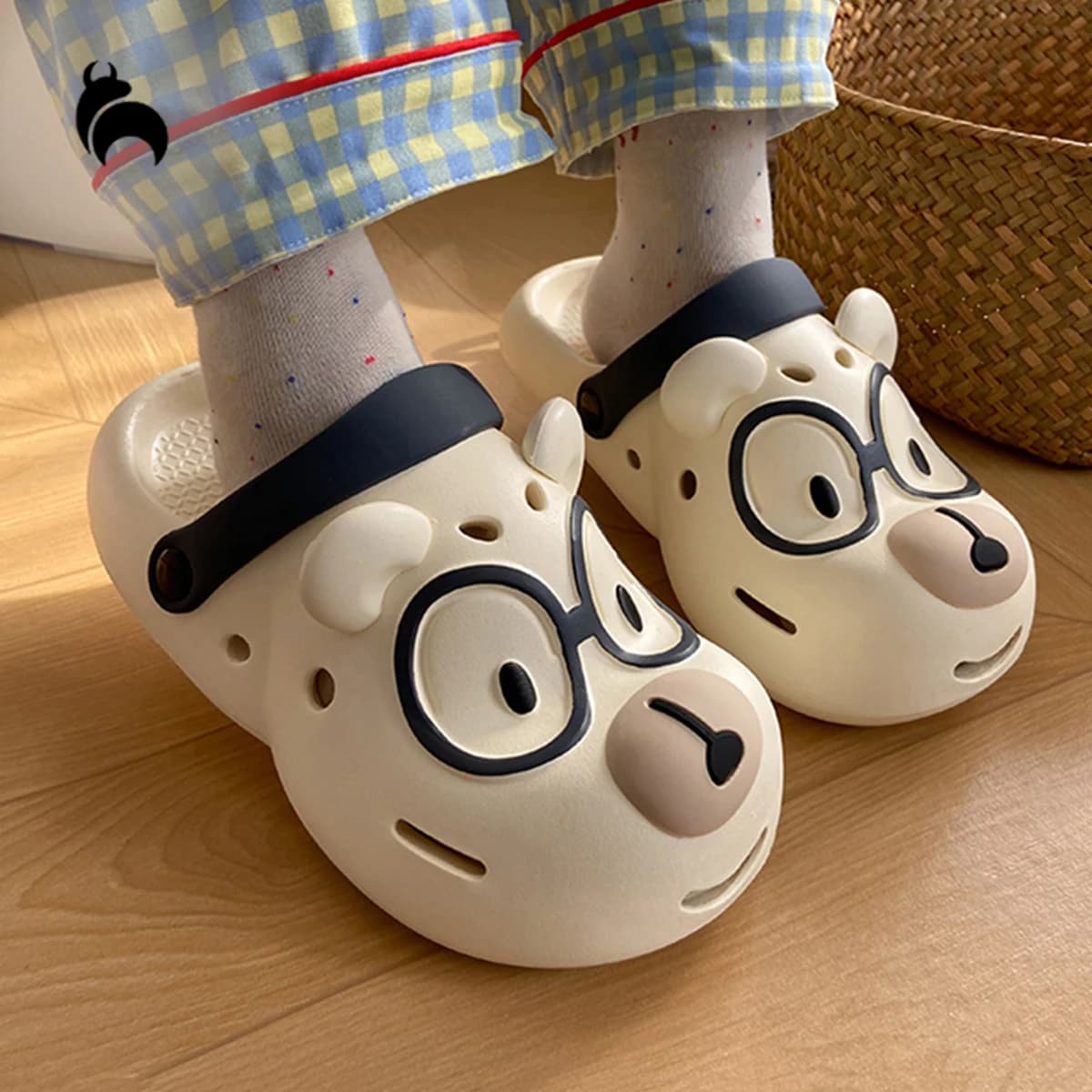 Spring and Summer New Style Color-Blocking Versatile Non-Slip Closed-Toe Slippers for Outdoor, Home, and Indoor Use, Quirky Dog-Themed Women's Clogs