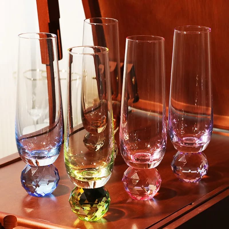 Calice in Cristallo Colorato per Vino e Champagne con Sfera Diamantata, Bicchiere con Manico a Coda di Gallina, Bicchiere per Acqua con Gradiente di Colore