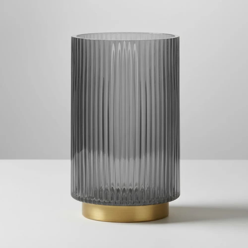 Vaso in vetro a costine grigio da 7" con finiture dorate per fiori e candele, centrotavola moderno per decorazioni per la casa
