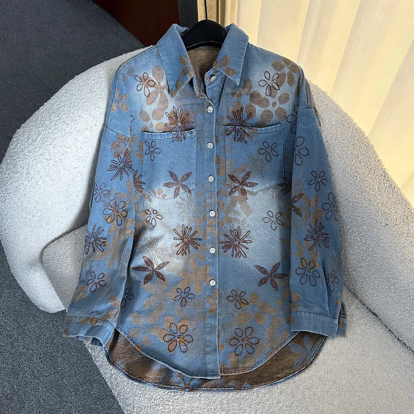 2025 Autumn Heavy Industry New Floral Rhinestone Tie-Dye Long Sleeve Denim Shirt Jacket for Women, Loose Casual Style Top Coat