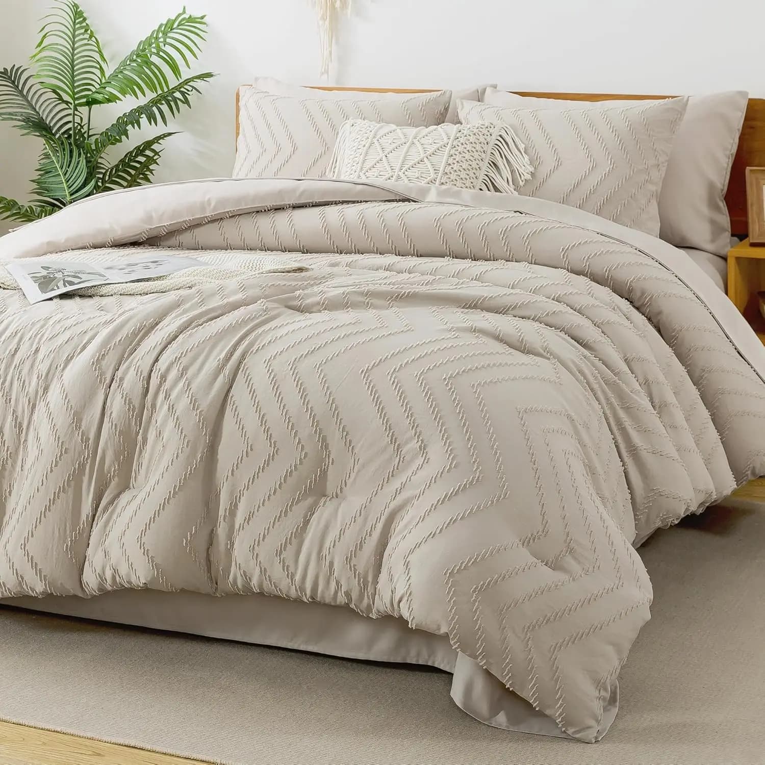 King Size Cover Set with Beige Sheet - 7 Pieces, Full Bed Set, Chevron Quilted, Luxurious Boho Style