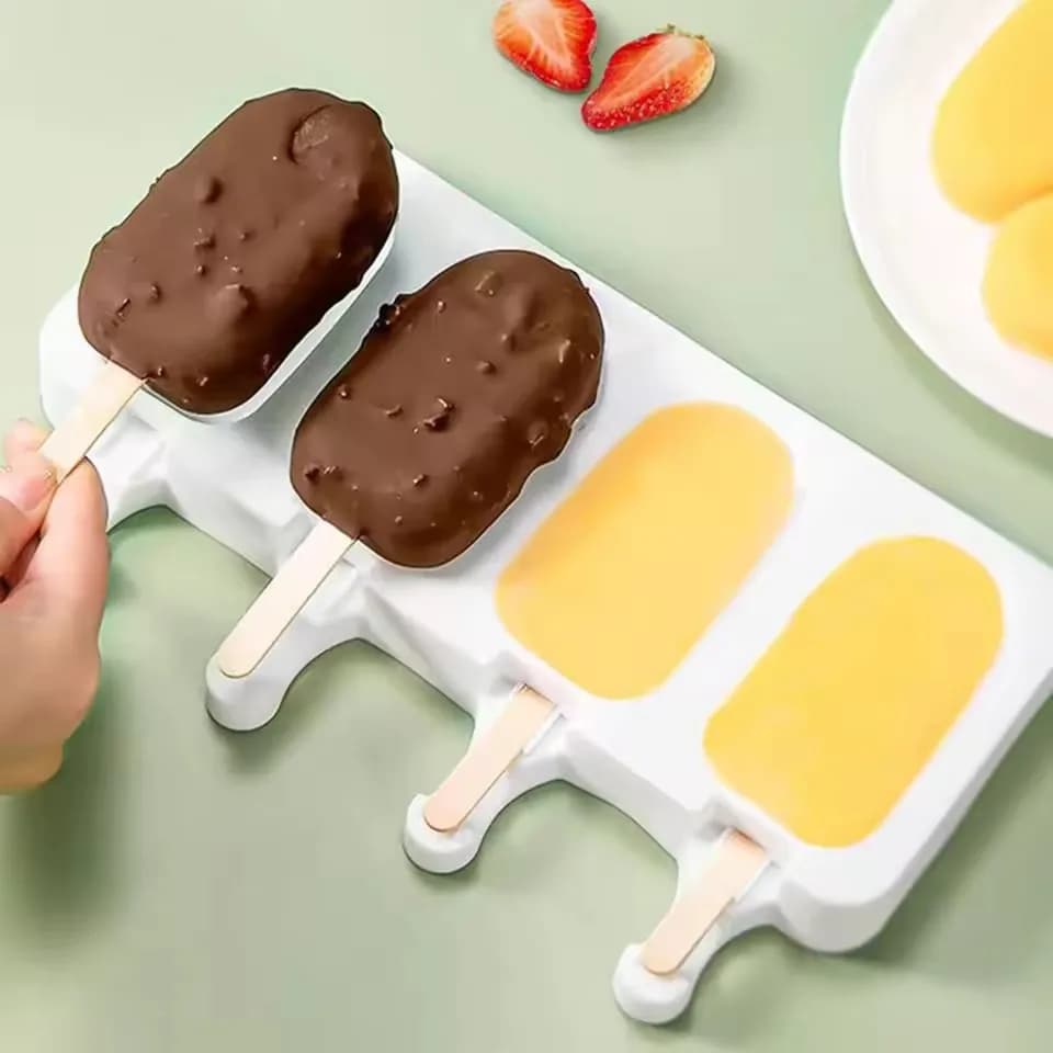 Stampo per ghiaccioli con drago da sogno fatto in casa in silicone a 4 gradi Stampo per ghiaccioli con coperchio e bastoncino di legno Vassoio per cubetti di ghiaccio Gadget da cucina