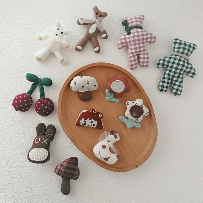 Brooch Stuffed Fabric Cartoon Animal Hand Embroidery Plush Doll Pin Cute Versatile Daily Wear for Women Bag Clothing Accessory