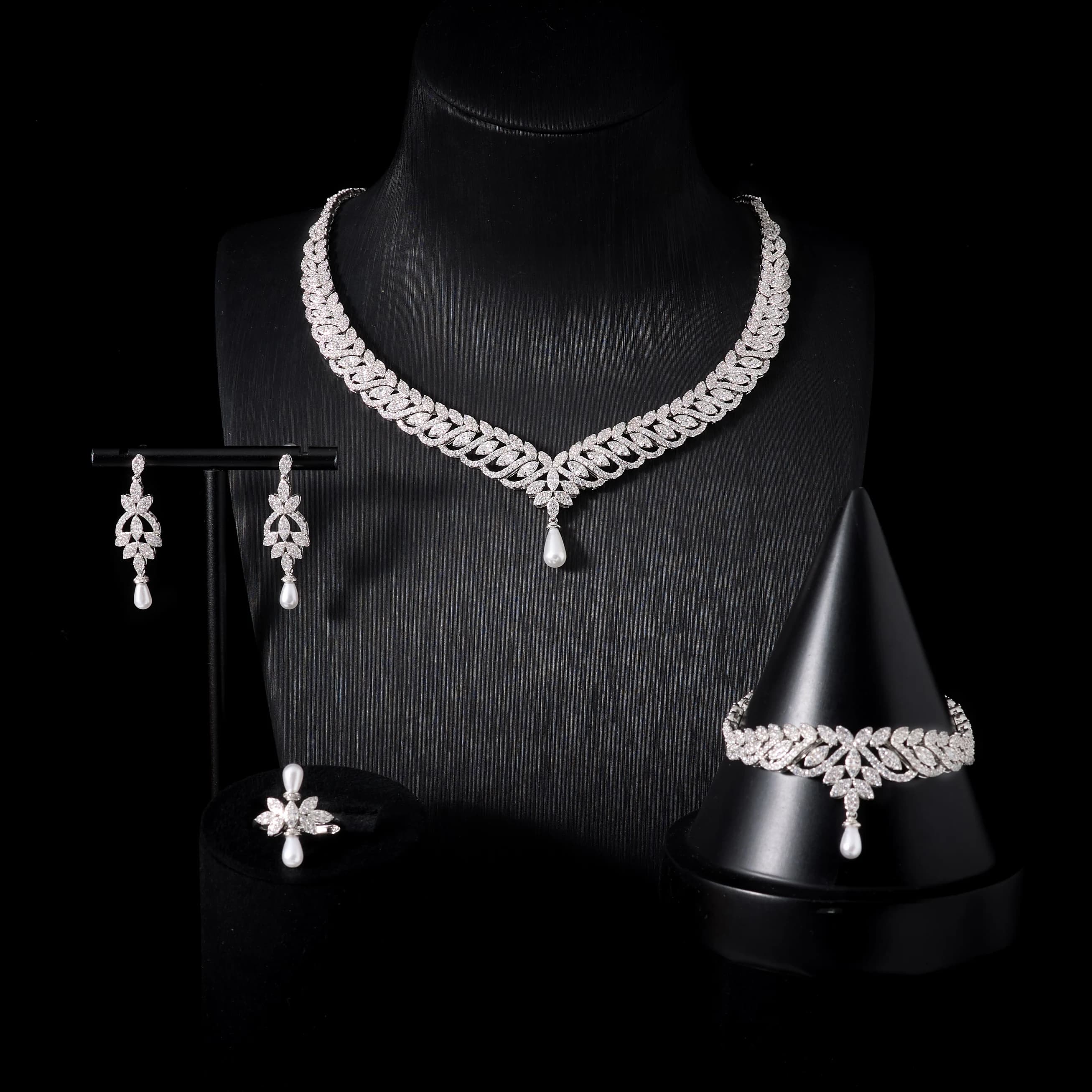 IN JEWELIFE 250509 Necklace Set for Women Water Drop Pearl Cubic Zirconia Jewellery Set Dubai Saudi Party Engagement Accessory