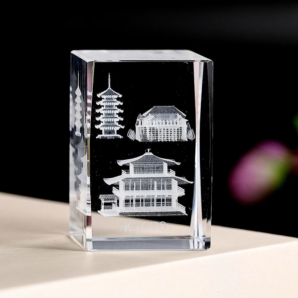 Exquisite laser-engraved glass crystal, Japanese antique architecture decorations, ideal travel souvenirs, studio ornaments, gifts