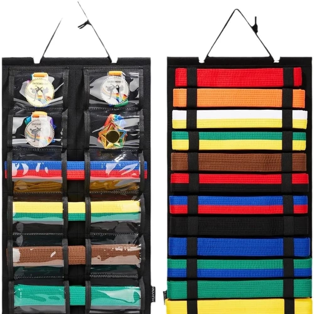 Espositore Portatile per Cinture da Karate con Supporti per Medaglie, Scaffale Leggero per Conservazione, Borsa Appendibile in Feltro