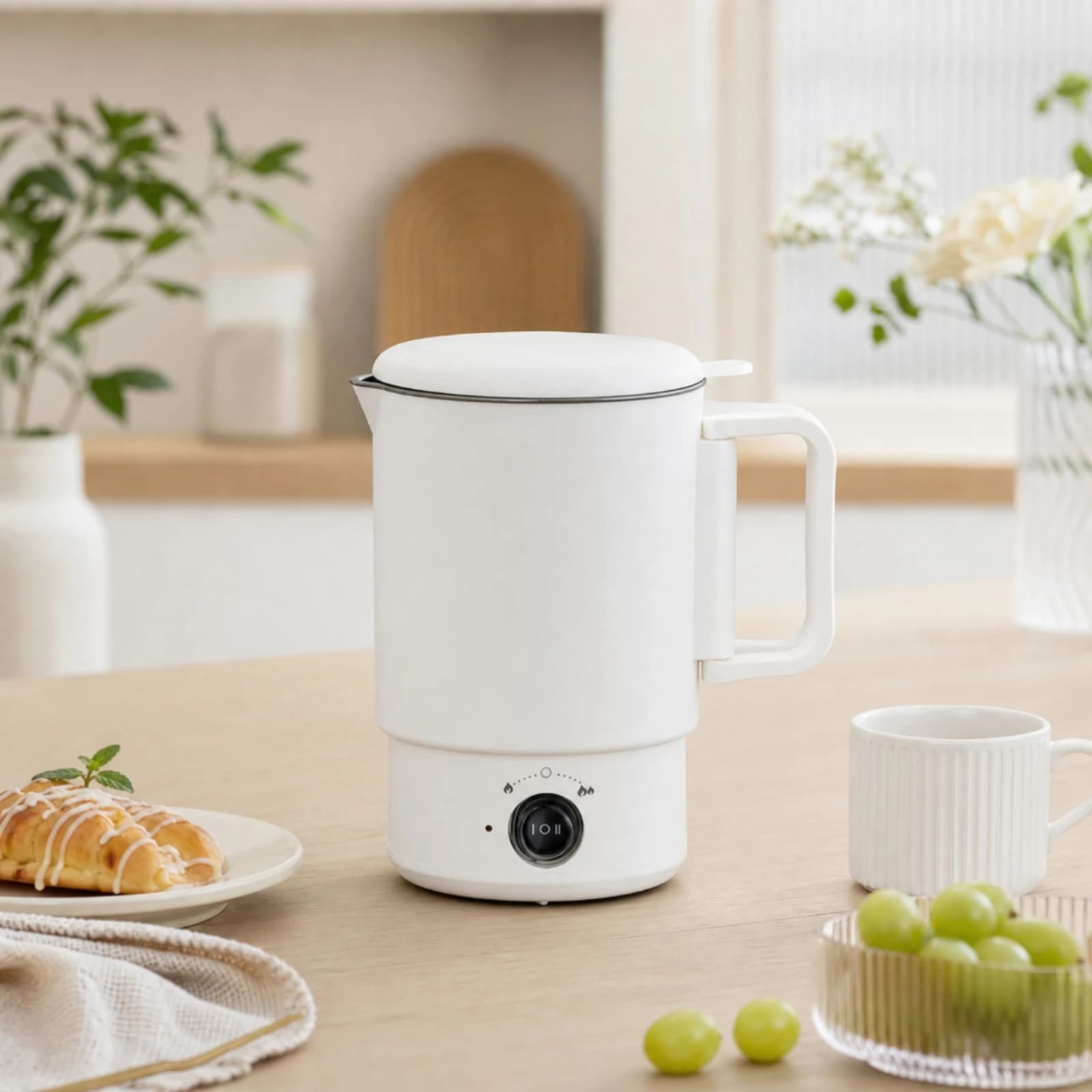 Foldable Electric Kettle Compact Electric Kettle with Detachable Base Collapsible Water Boiler Stainless Steel Appliance