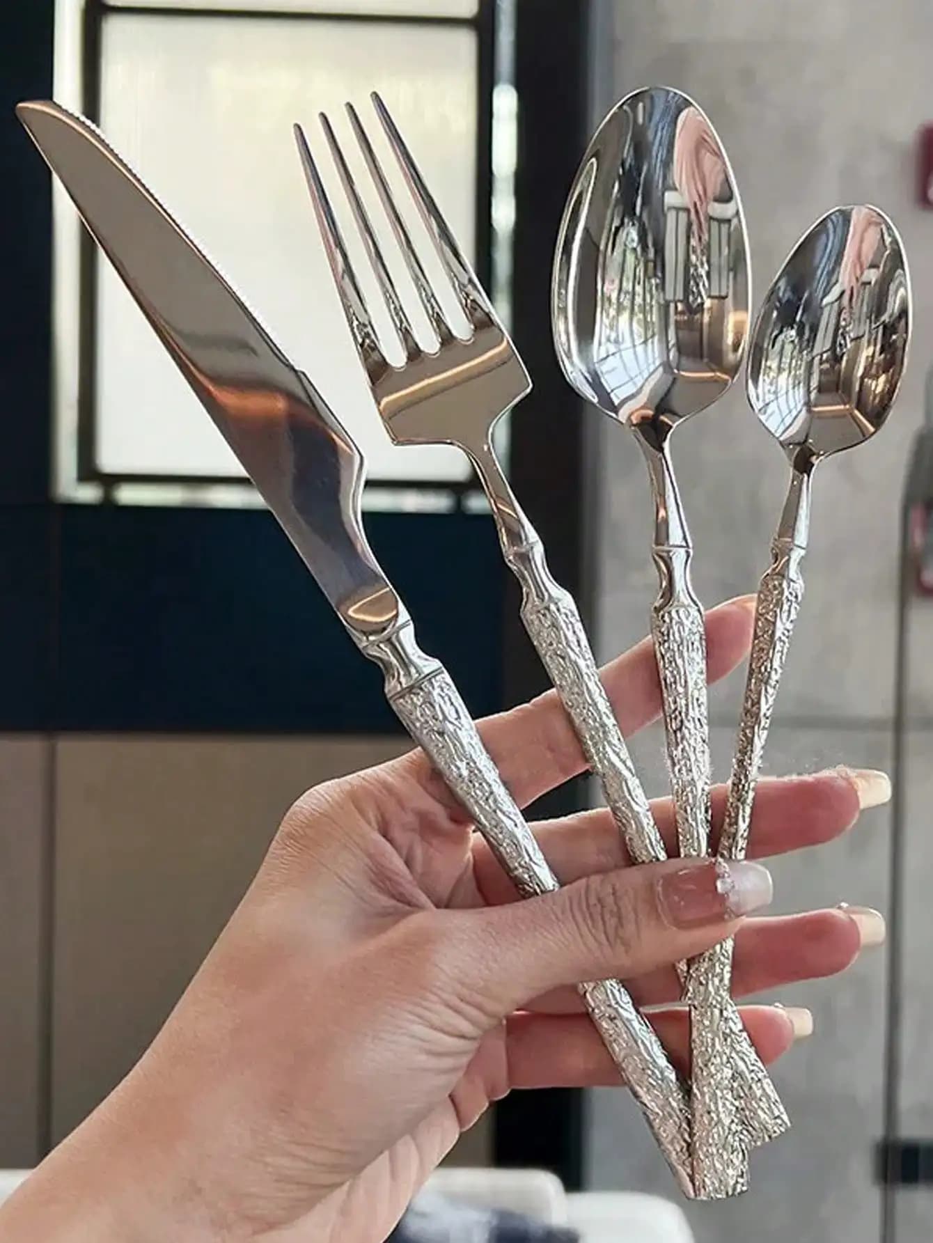 4pcs/24pcs Creative Hammer Design Stainless Steel Kitchen Utensil Set Includes Forks, Knives, Spoons, Dishwasher Friendly, Suitable For Home, Restaurant, Hotel, Party, Wedding
