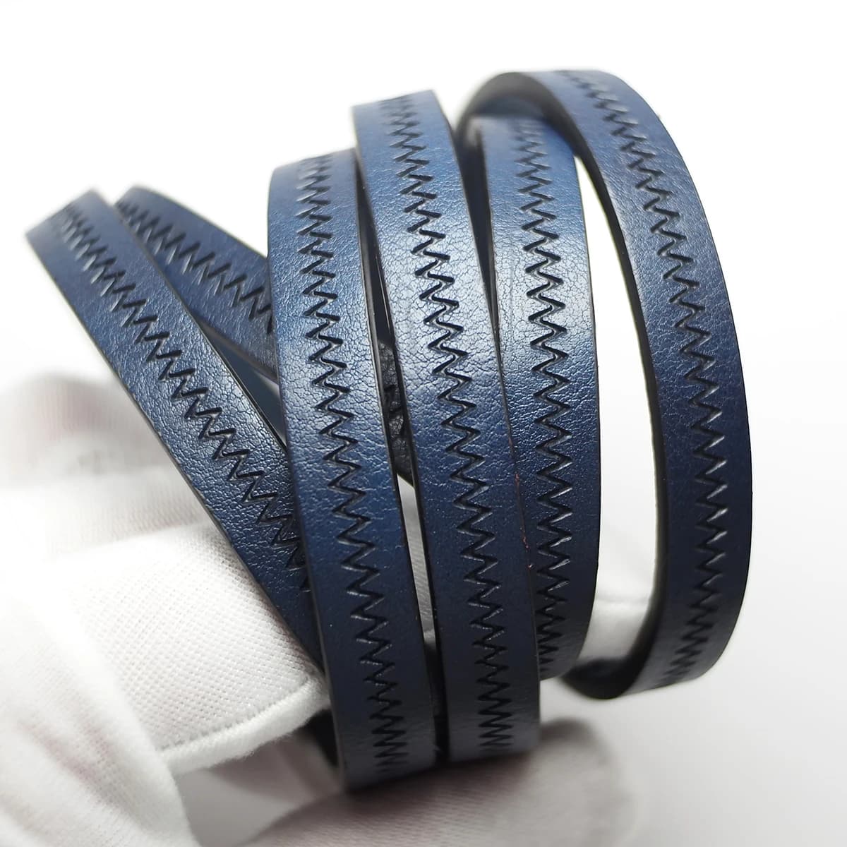 Cavo in pelle ondulata in rilievo blu scuro da 46 pollici, striscia di pelle intrecciata, creazione di braccialetti con texture tridimensionale, cavo artigianale vintage