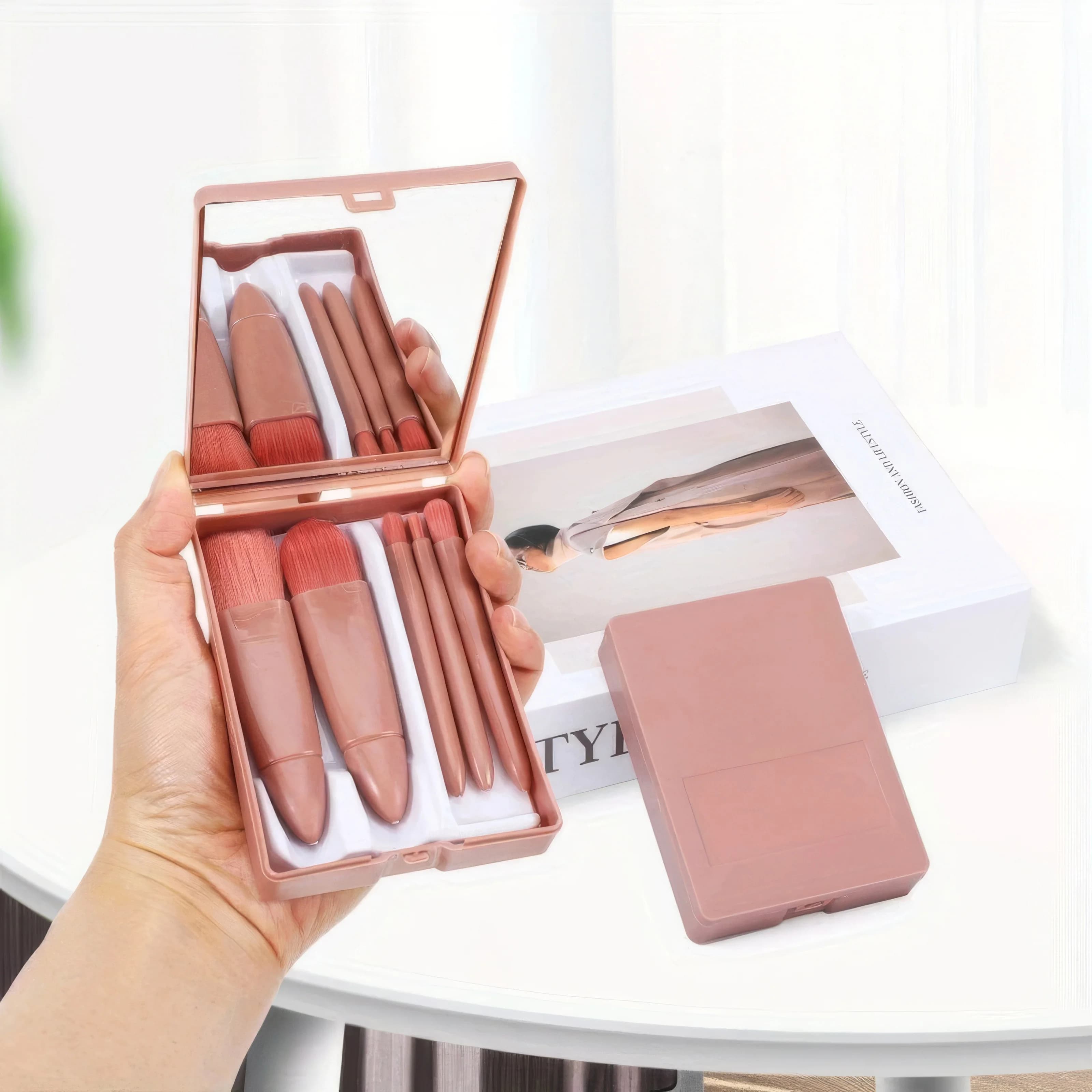 Set di pennelli per trucco rosa portatili da 2 confezioni, setole morbide per il trucco completo del viso, ideali per l'uso quotidiano e in viaggio