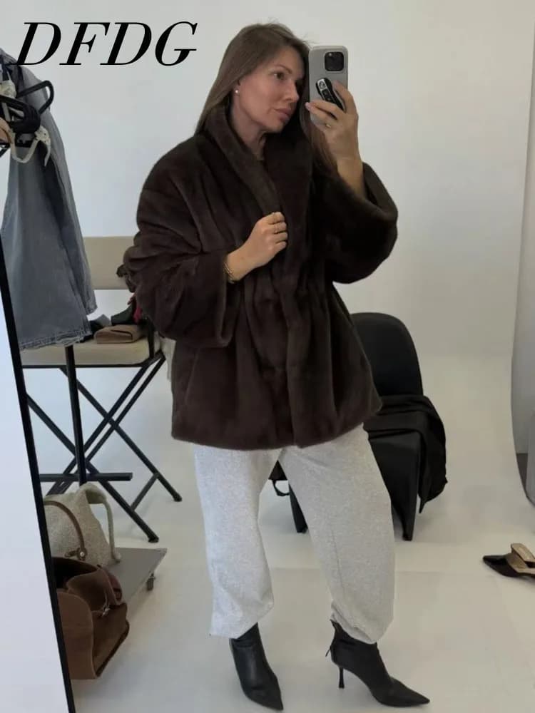 DFDG Donna 2025 Autunno Inverno Semplice Casual Cappotto di pelliccia di visone finto Colletto alla coreana Giacca in peluche ecologico Cappotto di capispalla di design addensato