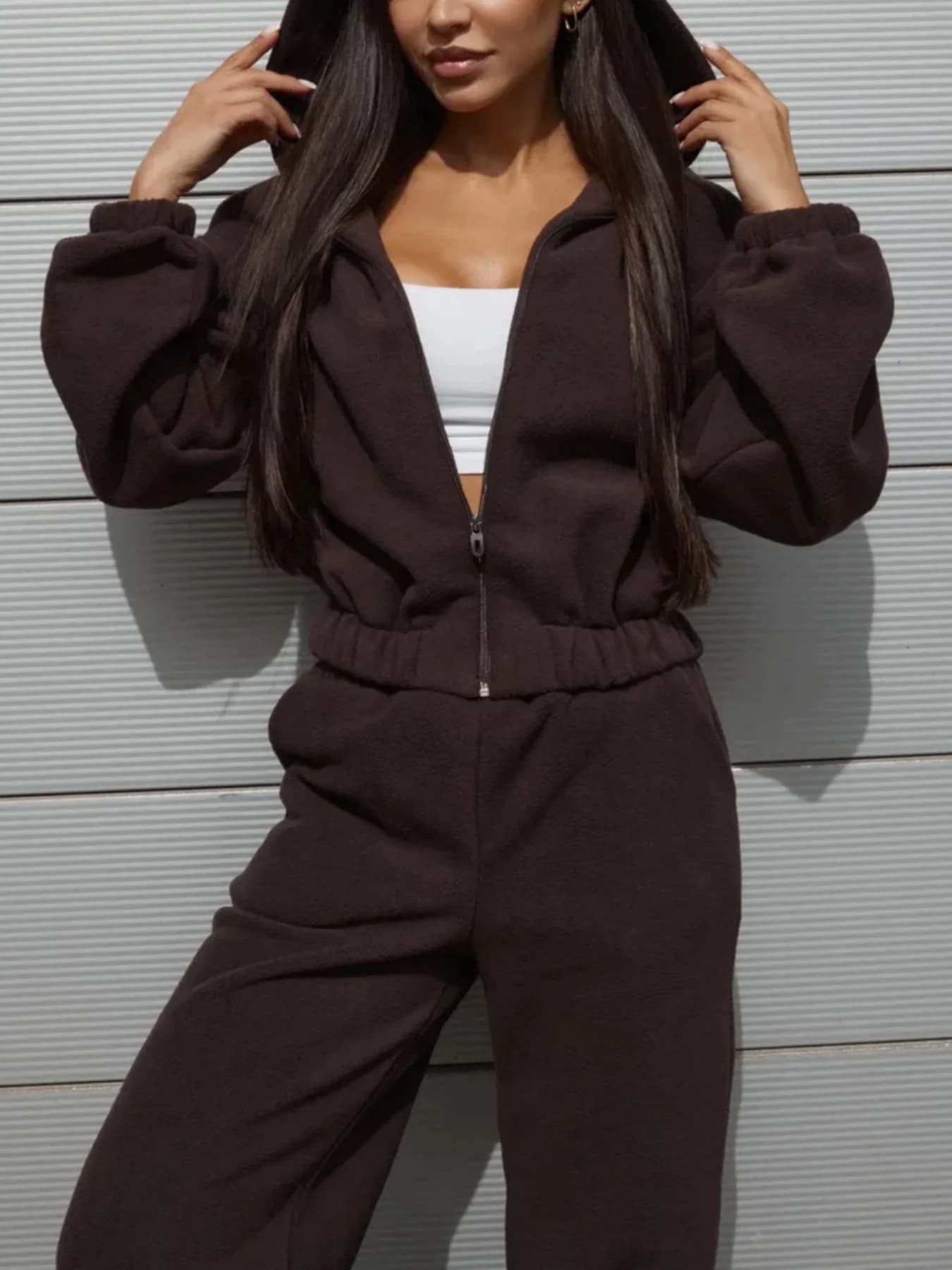 Completo da donna in pile marrone a 2 pezzi, felpa con zip e pantaloni a gamba larga, set loungewear per streetwear casual