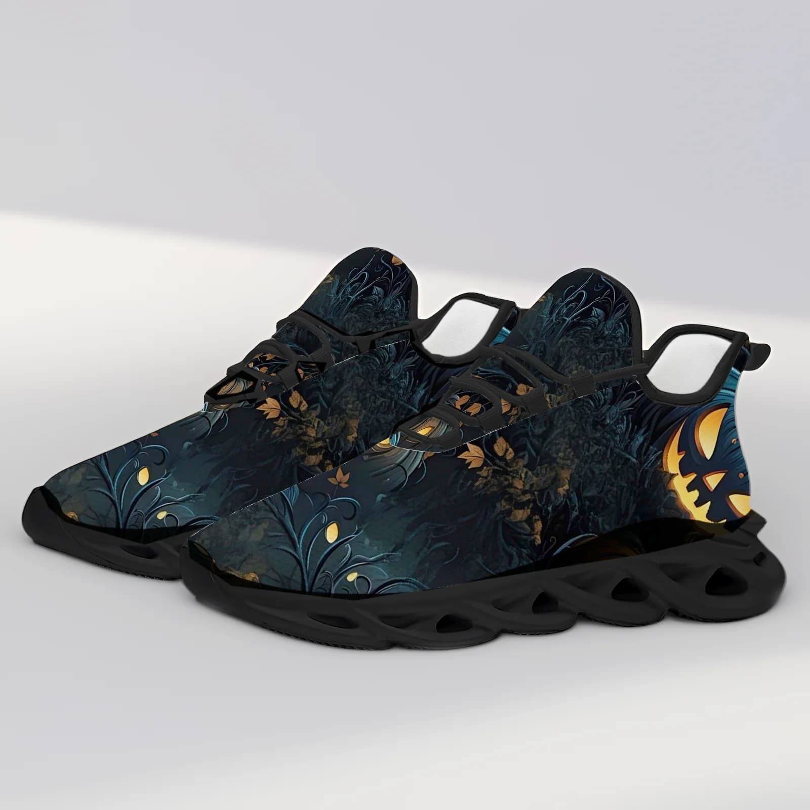 Scarpe da ginnastica casual personalizzate con lanterna di zucca di Halloween, scarpe da corsa da uomo e da donna, scarpe leggere in rete
