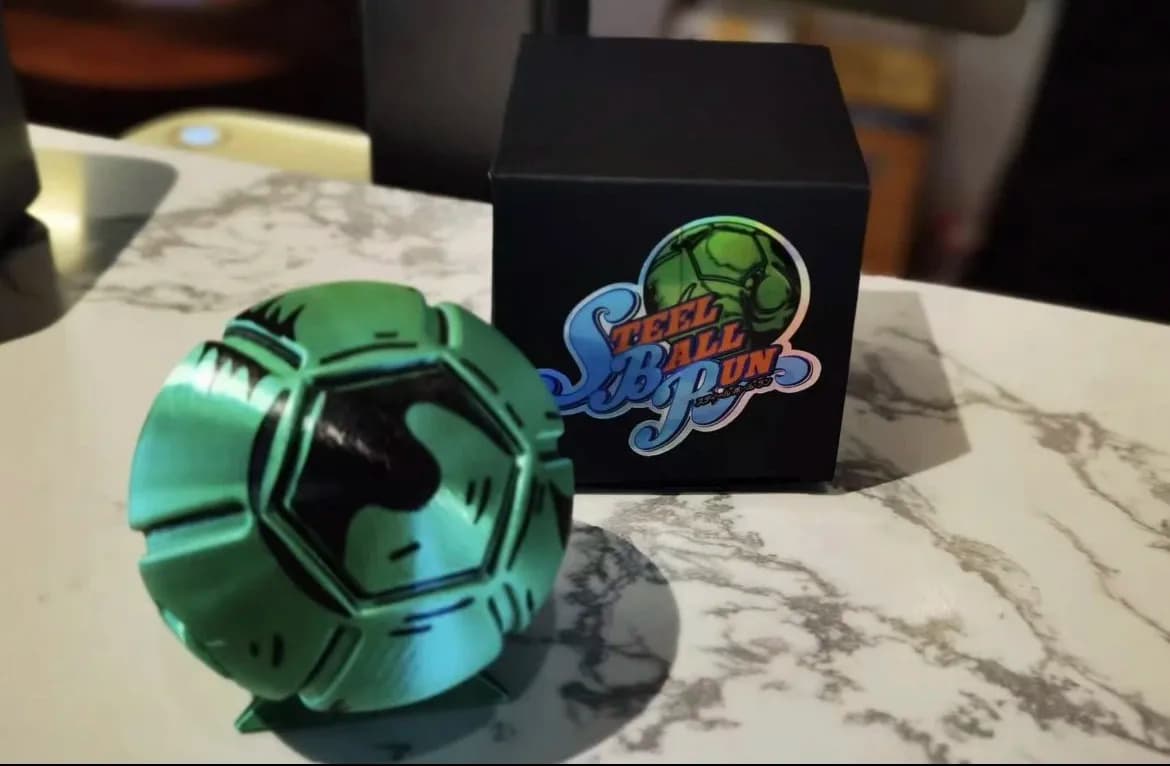 Jojo Bizarre Adventure Steel Ball Run Gyro Zeppeli Golden Spin, Giocattolo Antistress con Sfera Stampata in 3D per Appassionati di Anime e Manga