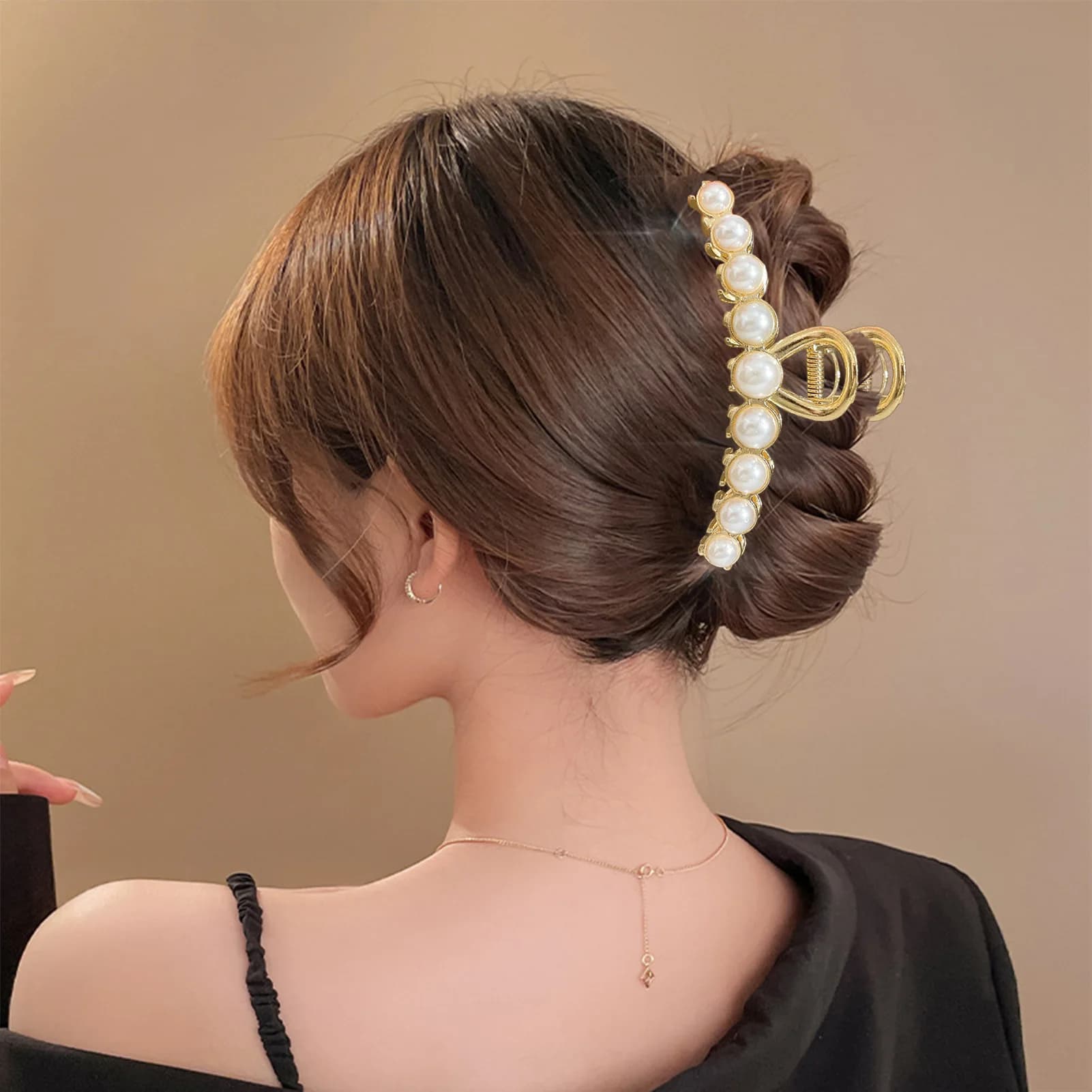 Elegante fermaglio per capelli con perle per acconciature quotidiane e semi-cotte, clip a forma di squalo in resina con presa forte per donna