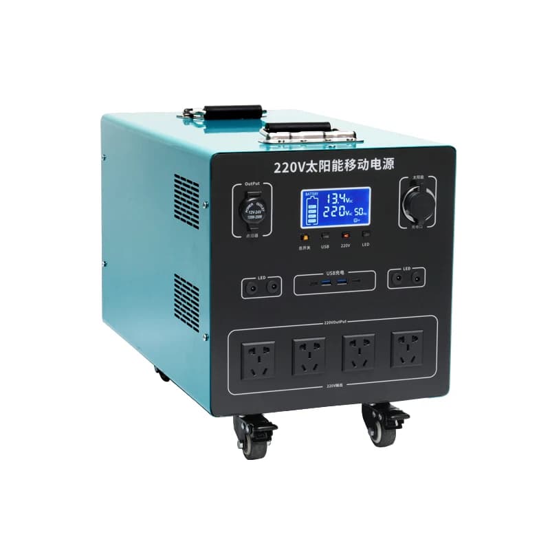 Alimentatore mobile esterno per sistema generatore di pannelli solari fotovoltaici domestici