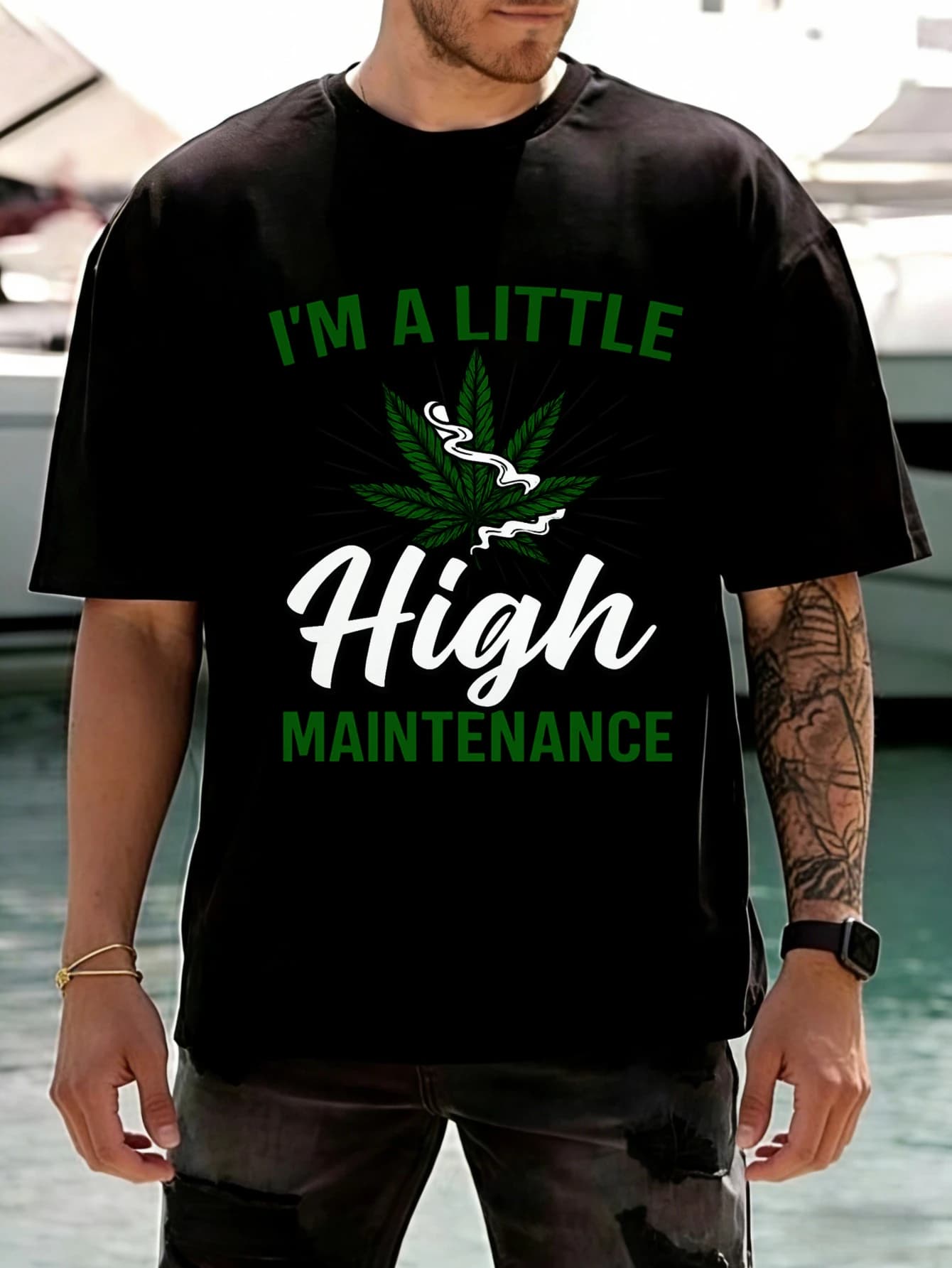 T-Shirt da Uomo a Maniche Corte in Cotone con Stampa Grafica 'I'M A LITTLE HIGH MAINTENANCE' e Foglia di Marijuana, Regalo Estivo Casual per Lui