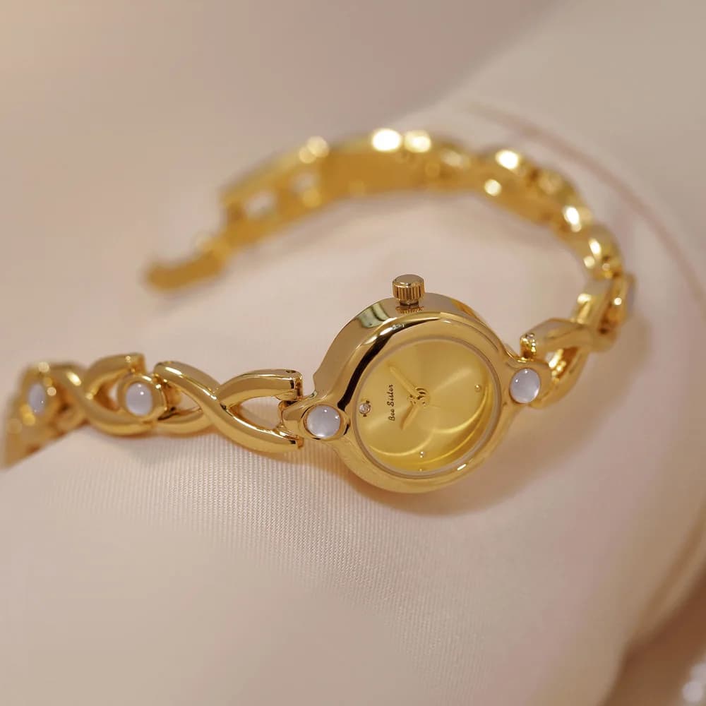 2025 NUOVO orologio al quarzo da donna di lusso quadrante in conchiglia di abalone nero naturale piccolo orologio da polso ovale elegante stile braccialetto da donna alla moda