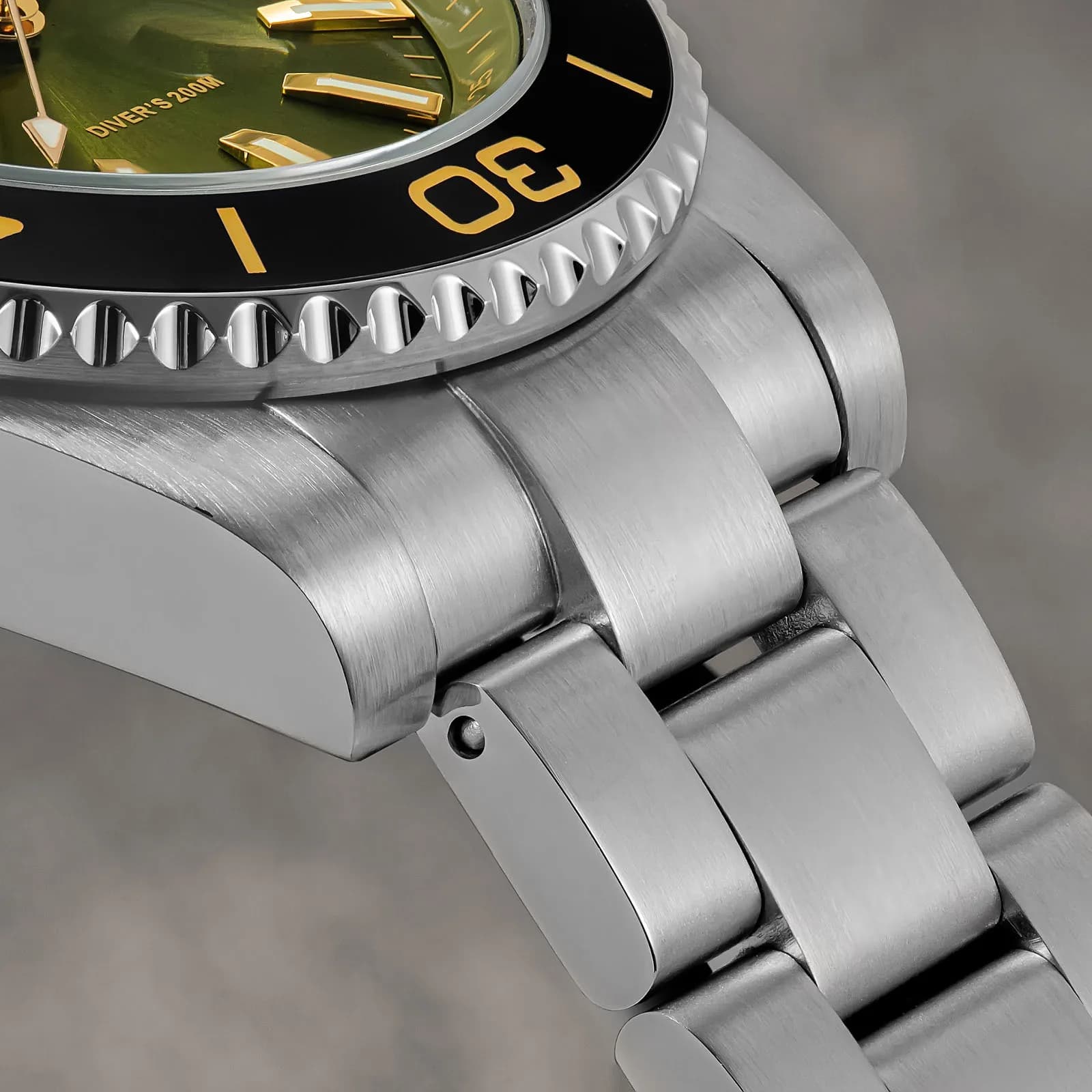 ADDIESDIVE Luxury Watch for Men Waterproof Watches Stainless Steel Super Luminous 200m Dive Man Quartz Wristwatches Reloj Hombre