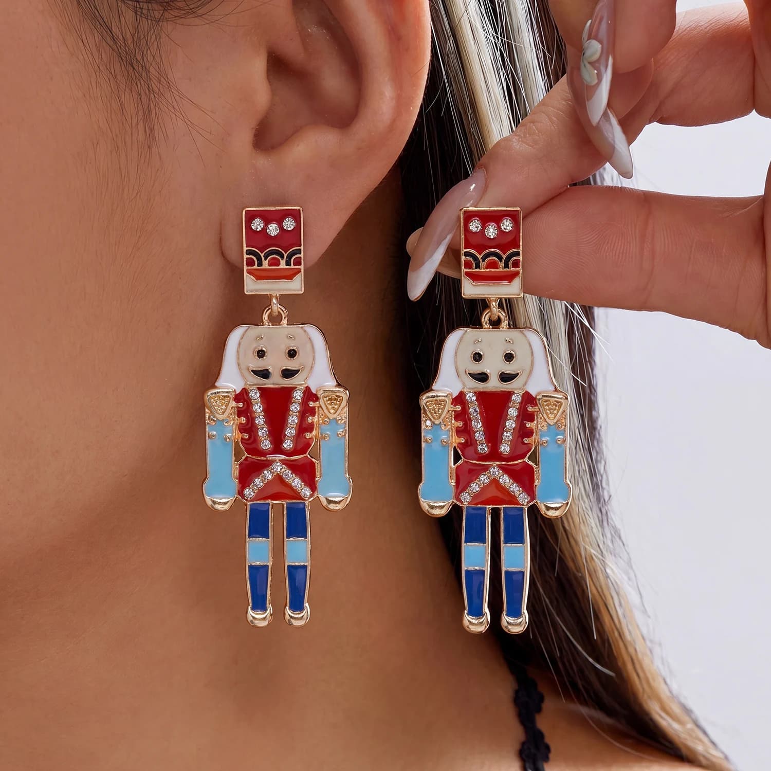New Christmas Nutcracker Soldier Pendant Earrings For Women Shiny Rhinestone Cartoon Doll Dangle Earring New Year Xmas Jewelry