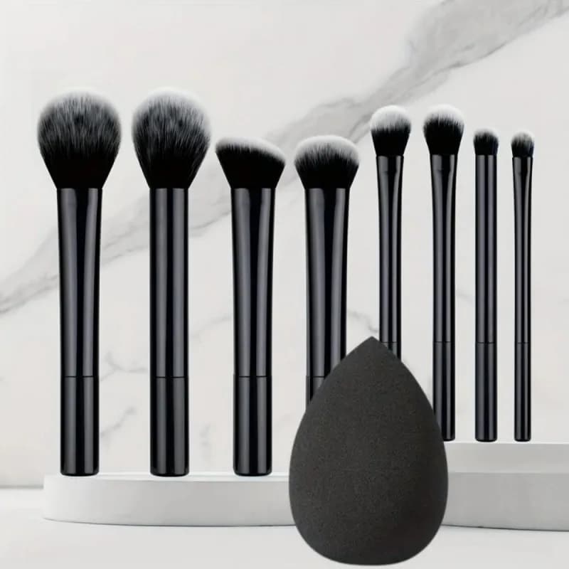 Set di 9 Pennelli da Trucco Multifunzionali Neri con 1 Spugnetta Beauty Blender, Setole Morbide per Tutti i Tipi di Pelle, Pennelli Cosmetici Senza Alcool