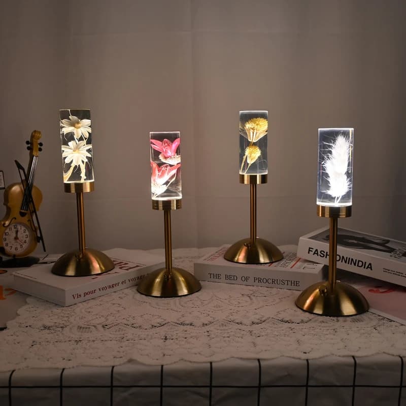 Nuova Lampada da Tavolo in Acrilico con Fiore Eterno, Luce Notturna LED Creativa, Decorazione Atmosferica per Camera da Letto, Ornamento per Casa
