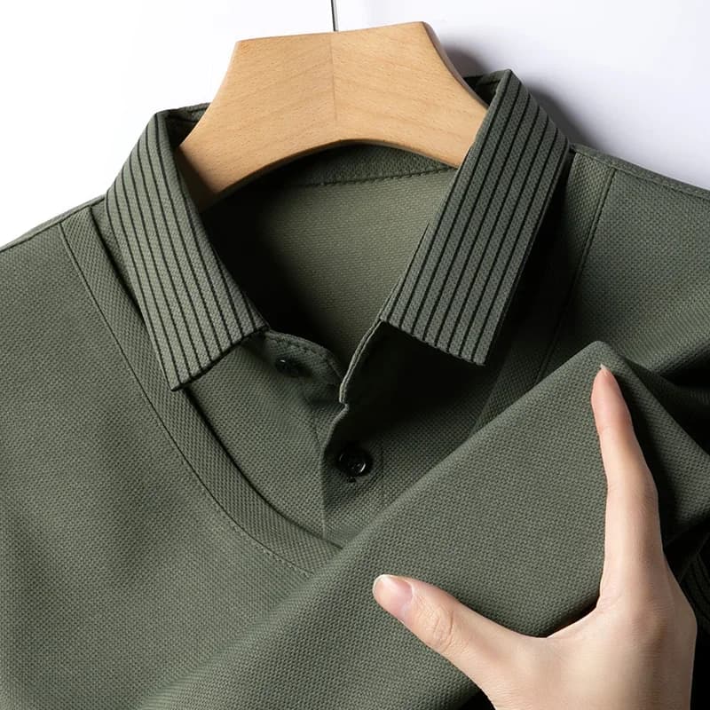 2025 Polo da uomo in due pezzi finta tinta unita a maniche lunghe casual e alla moda dei nuovi uomini Business Top versatile per tutte le stagioni