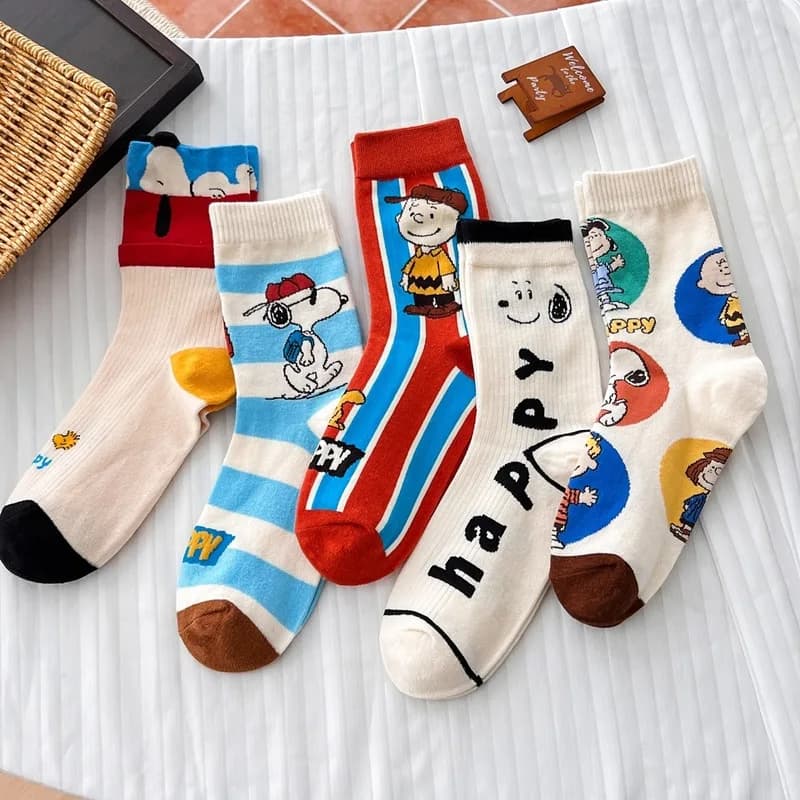 5 paia di calzini carini con cartoni animati di Snoopy, unisex, per tutte le stagioni, casual, morbidi, traspiranti, in cotone, per donna e uomo, da indossare ogni giorno