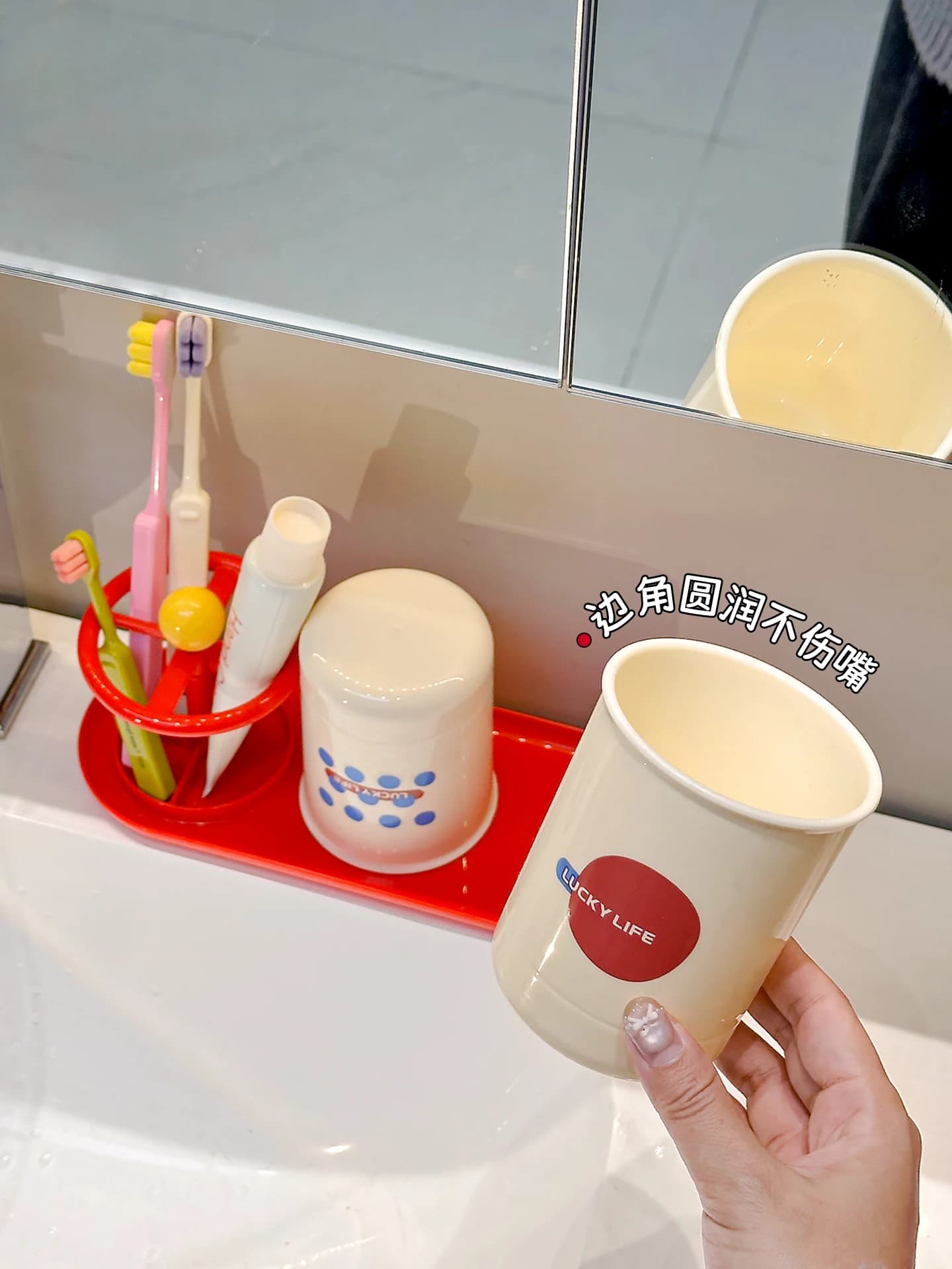 Portaspazzolino Creativo per Coppie, Bicchiere in Plastica con Manico Antiscivolo, Contenitore per Spazzolini e Accessori da Bagno