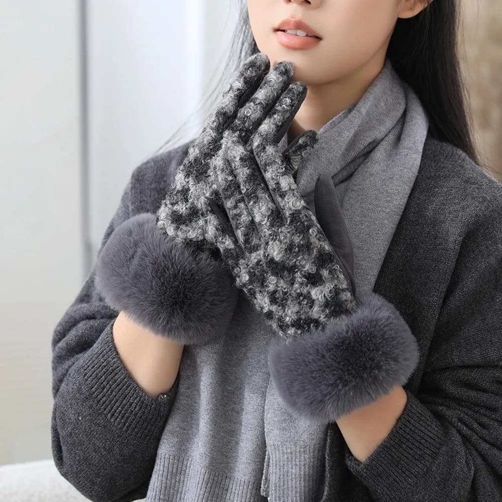 Gift Velvet Leopard Print Gloves Windproof Full Finger Women Gloves with Fleece Lining Touch Screen Winter Suede Gloves Outdoor