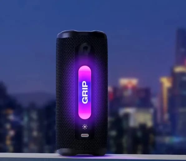 JBL GRIP Bluetooth speaker comes with a hanging rope that can be used to hang backpacks, a must-have for cycling, hiking, and tr
