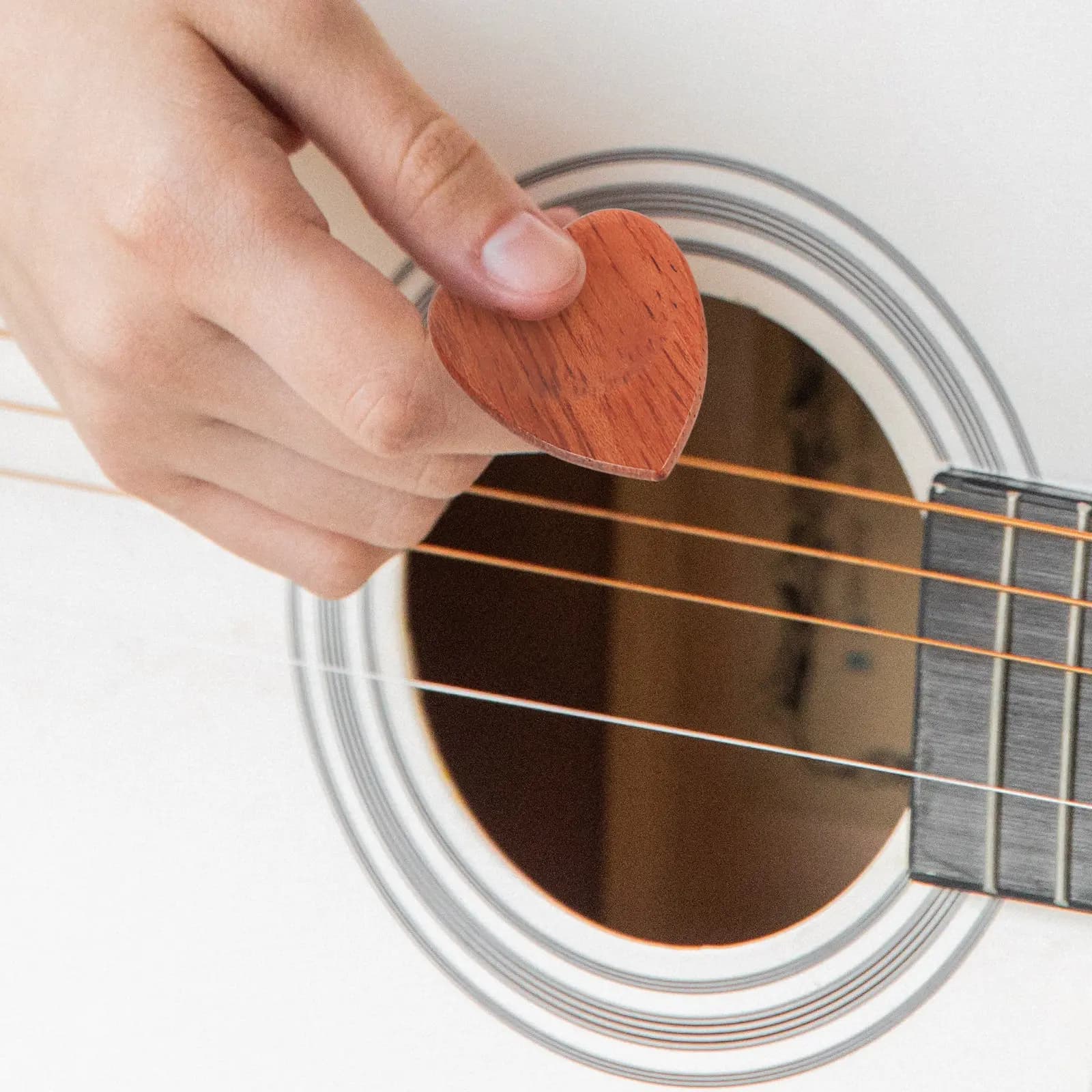 2 Pezzi Plettri per Chitarra a Forma di Cuore in Legno Ecologico, Plettri in Legno Massello Naturale per Pratica di Chitarra, Principianti, Folk